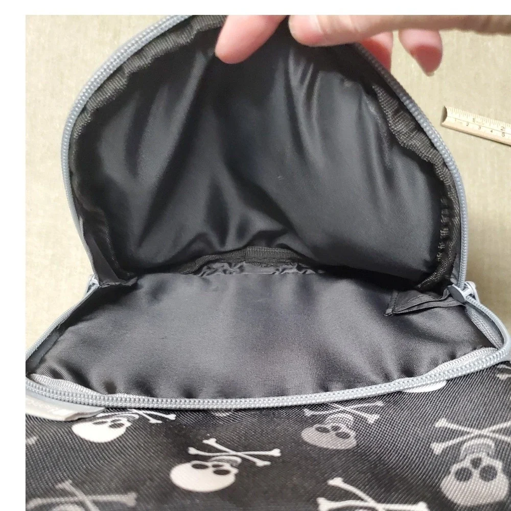 Bentology Insulated Lunch Bag Skulls Crossbones Black Grey White Zippered Pouch